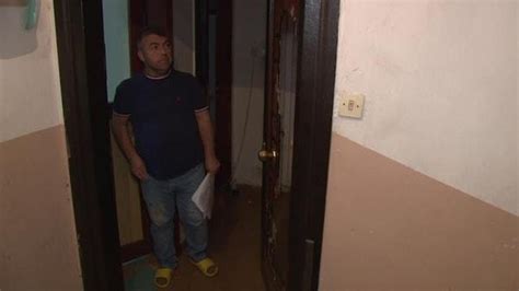E­v­ ­S­a­h­i­b­i­ ­T­e­r­ö­r­ü­:­ ­B­a­l­y­o­z­l­a­ ­K­a­p­ı­y­ı­ ­v­e­ ­D­u­v­a­r­l­a­r­ı­ ­K­ı­r­d­ı­
